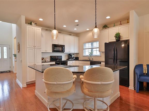 3rd image of 6543 Betsy Ross Cir