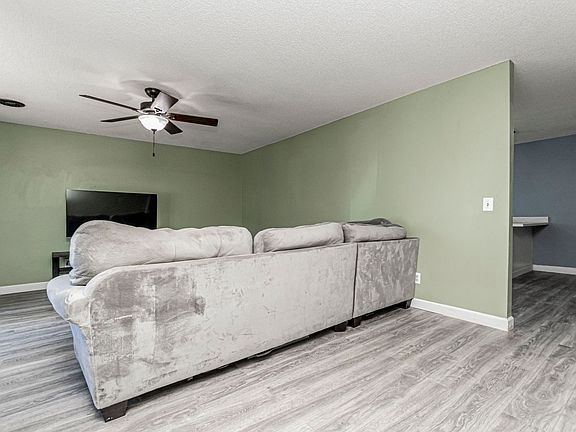 2nd image of 403 Shetland Cir