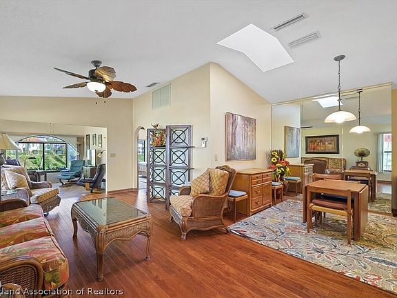 5th image of 4677 Bluffs Hill Ct