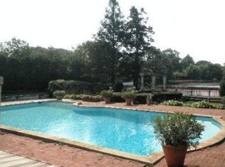 2266 Smith St, Merrick, NY 11566