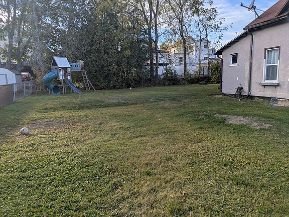 3rd image of 309 Squires Ave #1