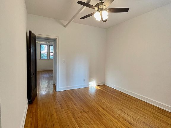 4th image of 6603 N Greenview Ave #G