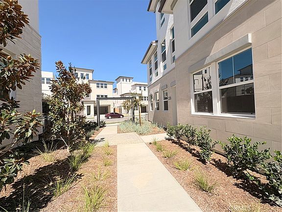 5th image of 348 Plume Way