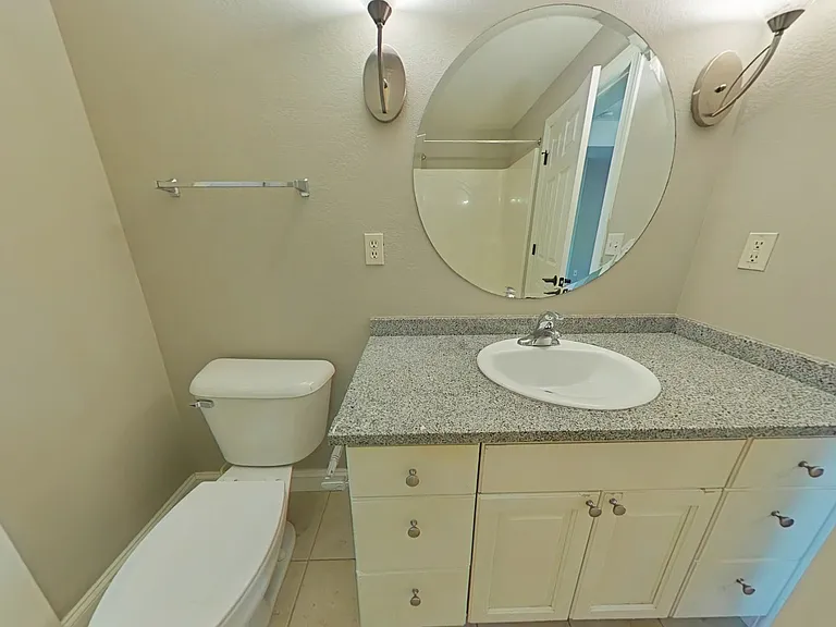 Delafield Lakes Apartments — Photo 85
