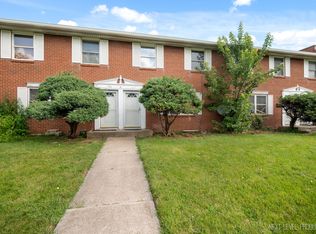 743 Old Indian Trl, Aurora, IL 60506