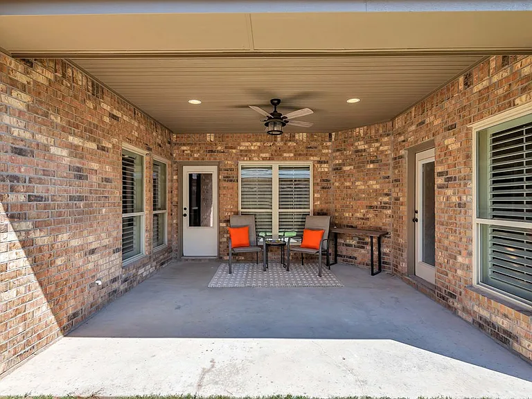 4416 Guadalupe — Photo 33