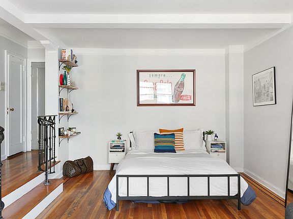 4th image of 160 7th Ave #407