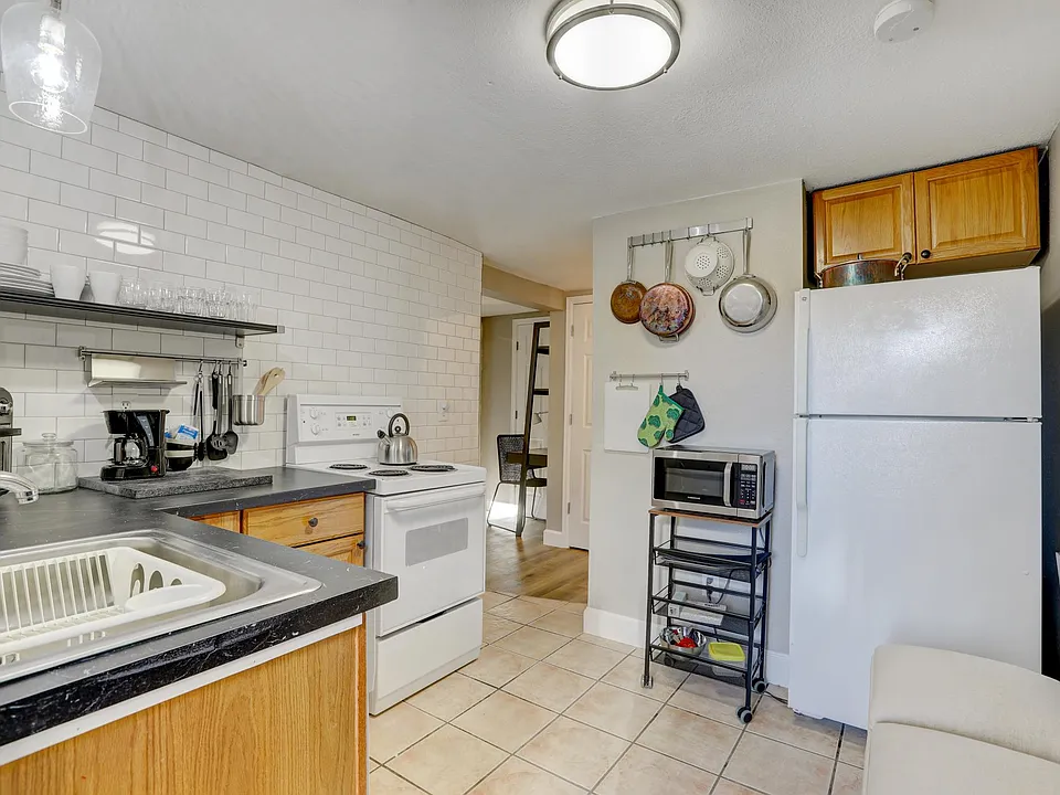 2528 N High St #BASEMENT