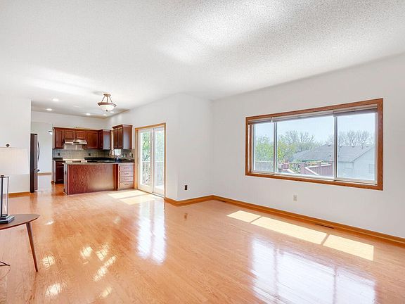 3rd image of 16813 Hutchinson Dr
