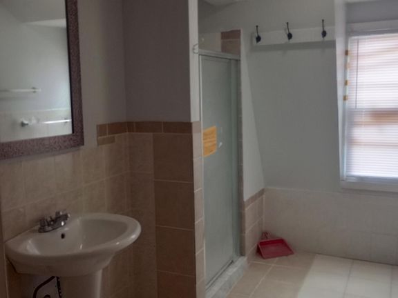 4th image of 21 Linden St #4
