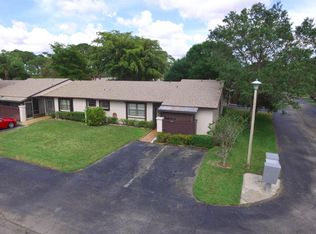 75 Westecunk Dr, Royal Palm Beach, FL 33411