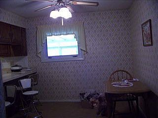 5th image of 1104 W Perry Ave