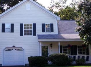 3 Lyon Ln, Foxboro, MA 02035