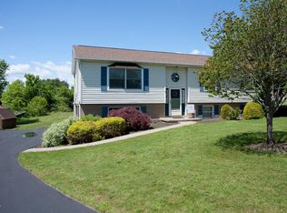 9 Villa Ln, Selinsgrove, PA 17870