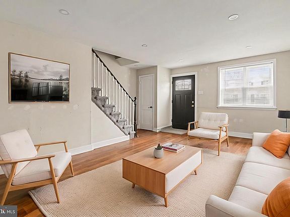 2nd image of 798 Bennington Rd