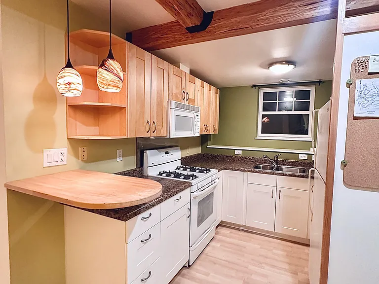 10749 Palatine Ave N #BASEMENT — Photo 2