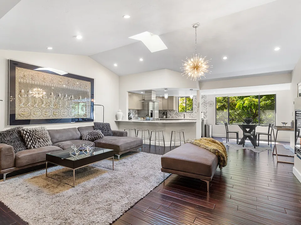 355 Elm St N #5