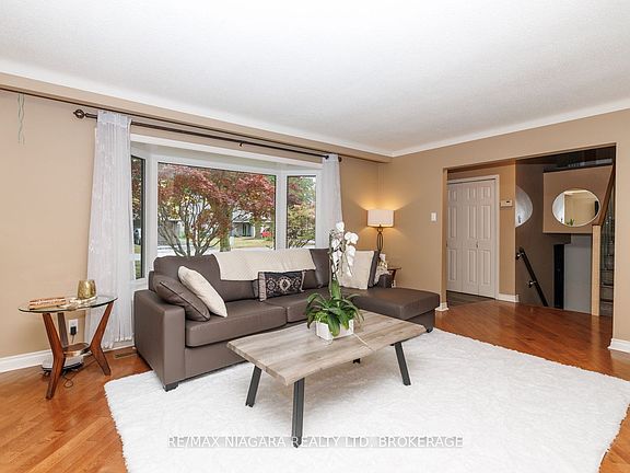 4th image of 3360 Baker Cres