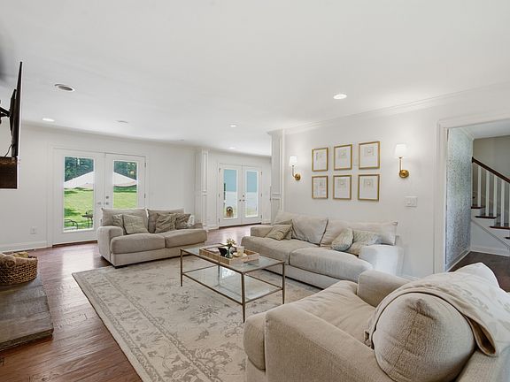 4th image of 5212 Williamsburg Rd