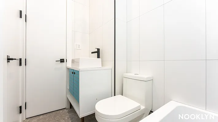 Rented by Jankos Group LLC | media 12