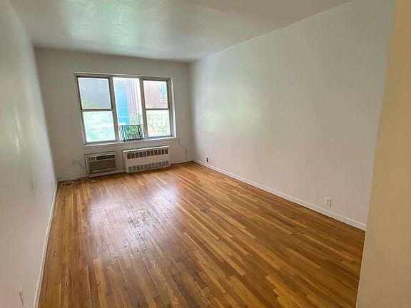4th image of 450 W 58th St APT 4A