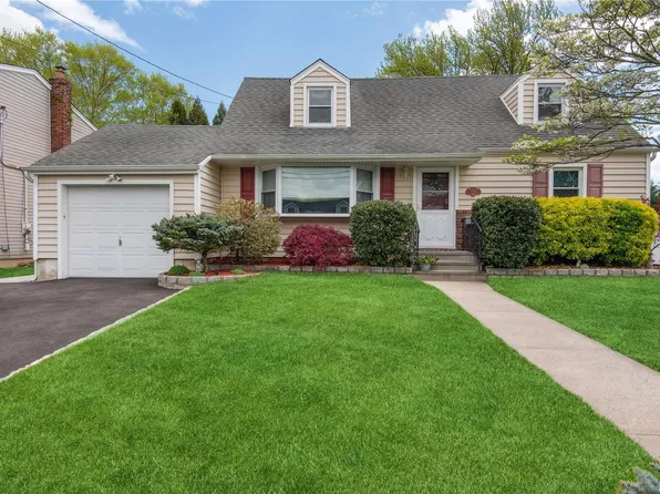 329 Pacific Street, Massapequa Park, NY 11762