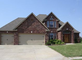 26570 Foxen Dr, Claremore, OK 74019