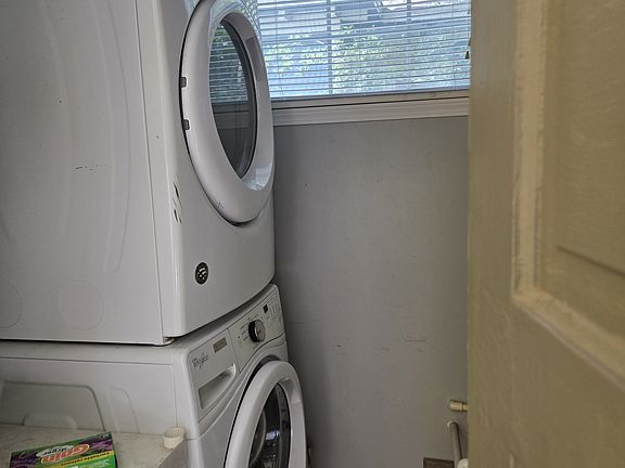 5th image of 827 W Woodlawn Ave APT 2