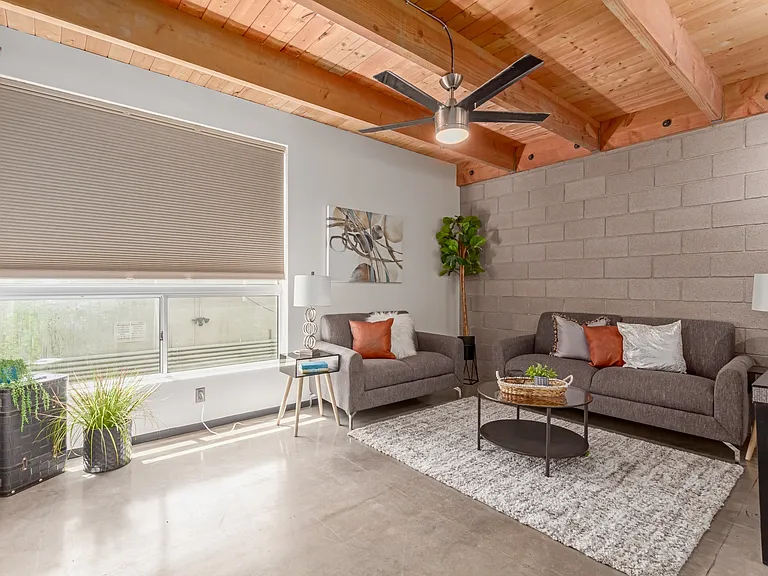 727 E Portland St #3 — Photo 32