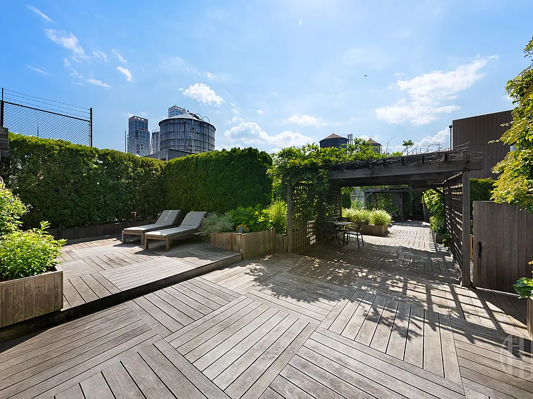 111 Barrow St #8EF — Photo 37