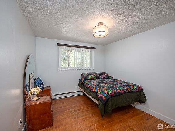 4th image of 1228 E Lake Street
