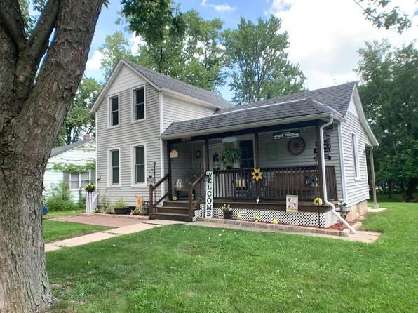 1509 Guiles Ave, Mendota, IL 61342
