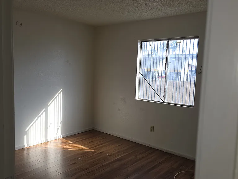 2512 Carroll St — Photo 2