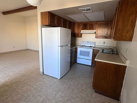 5th image of 1010 Elm St #A