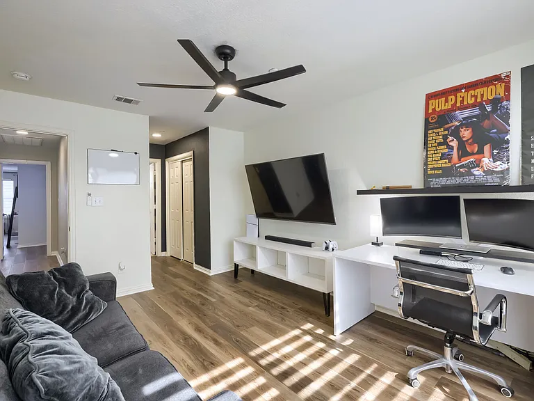 9809 Cambria Ct — Photo 12