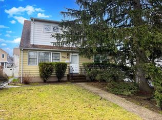 35 Bache Ave, Staten Island, NY 10306