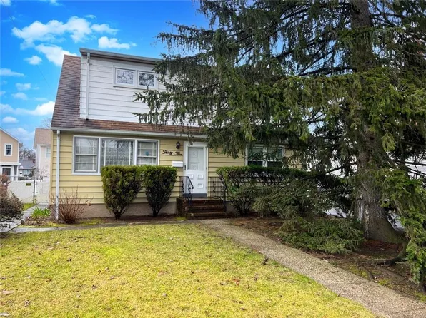 35 Bache Ave, Staten Island, NY 10306