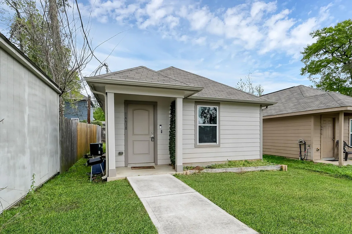 Building Photo - 16618 E Hammon