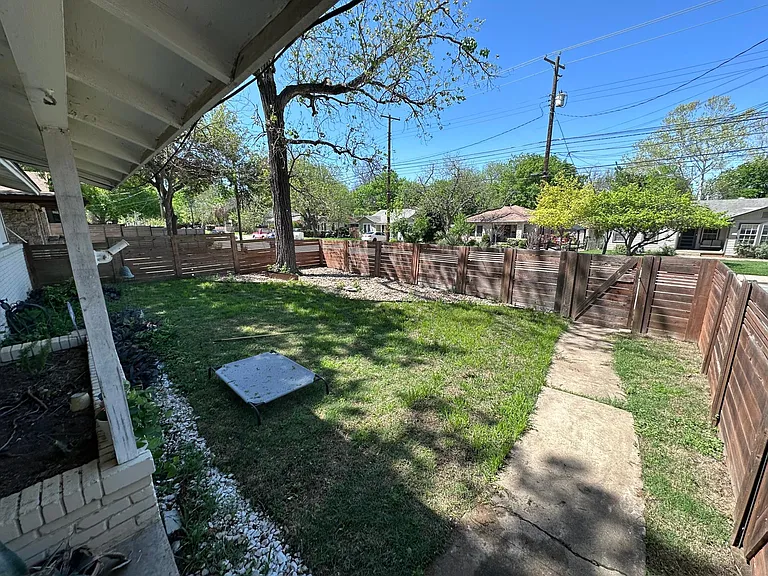 2519 Wilson St — Photo 16