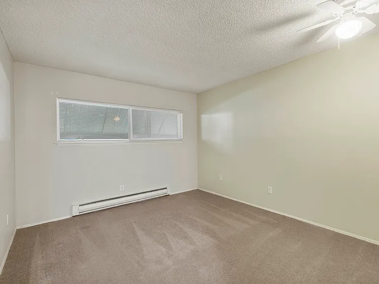Baycrest Apartments — Photo 34