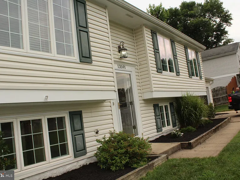13591 Rush Dr — Photo 2