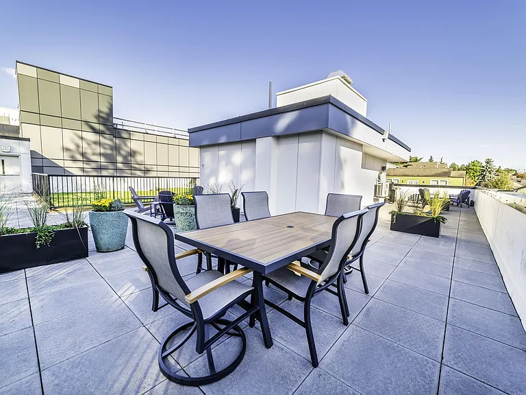 FreWall Apts. — Photo 3