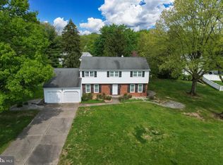 8 Wild Cherry Ln, Ewing, NJ 08638