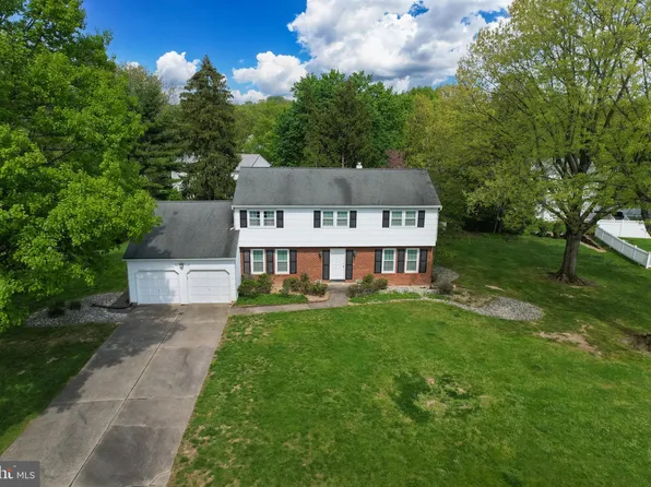8 Wild Cherry Ln, Ewing, NJ 08638