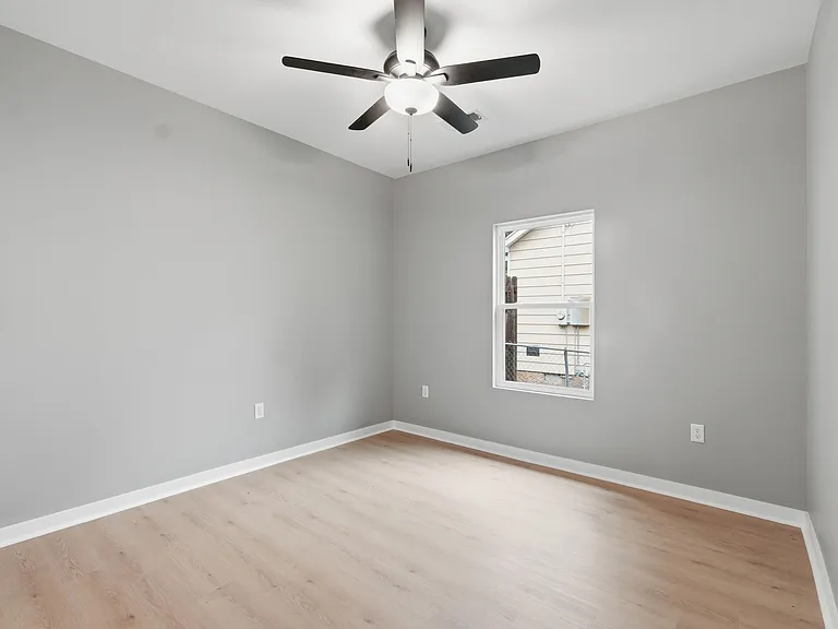 717 Burton St — Photo 15