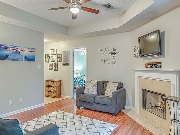 4th image of 811 Joan Ln