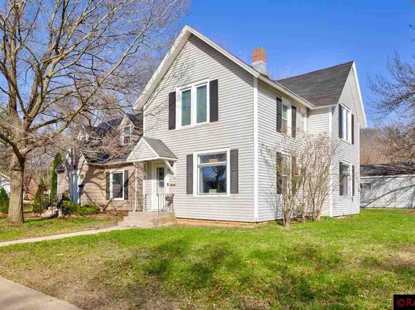 429 S 2nd St, Le Sueur, MN 56058