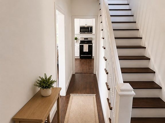 4th image of 26 Maple St