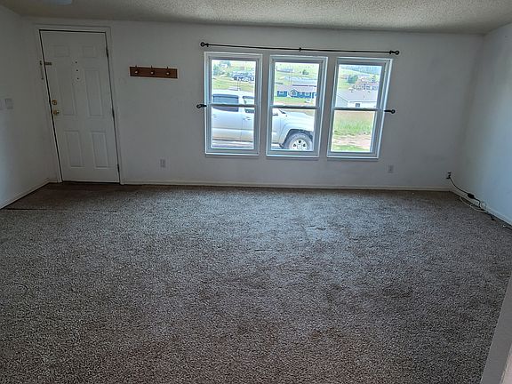 5th image of 333 Longbow Dr E