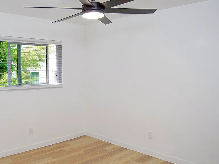 4349-59 1/2 College Ave — Photo 7